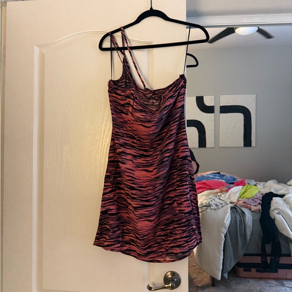 One-Shoulder Dress - Picture 4 of 5
